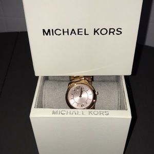MICHEAL KORS watch (original pieces+box)